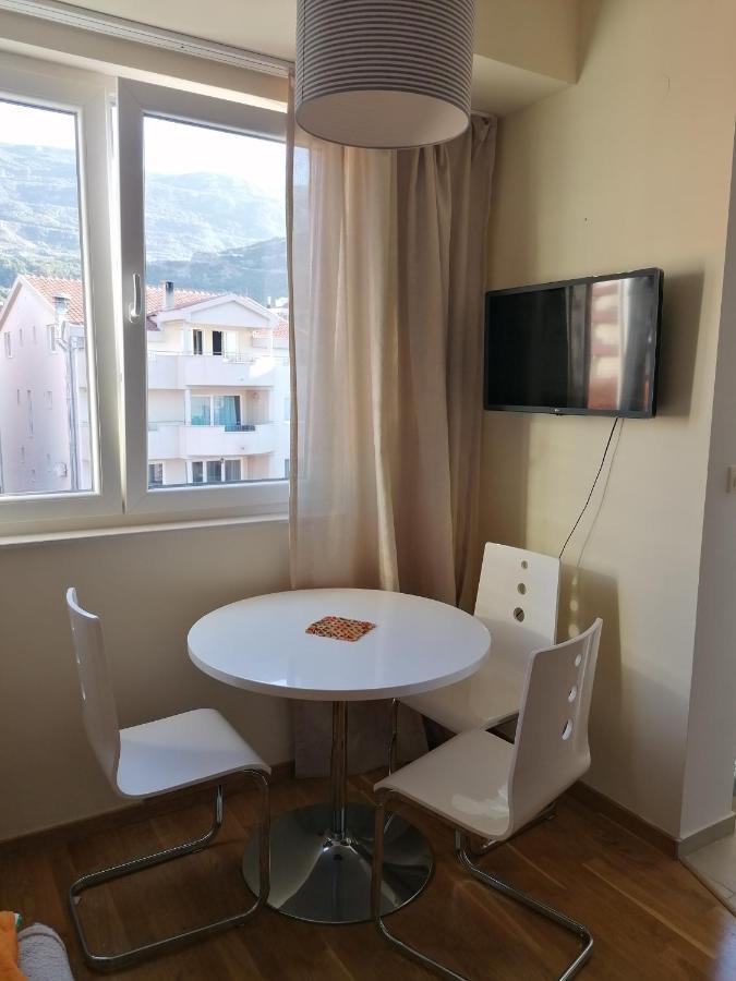 Nataliia Twister Apartment Будва Екстер'єр фото